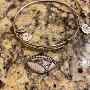 Patriots Alex and ani